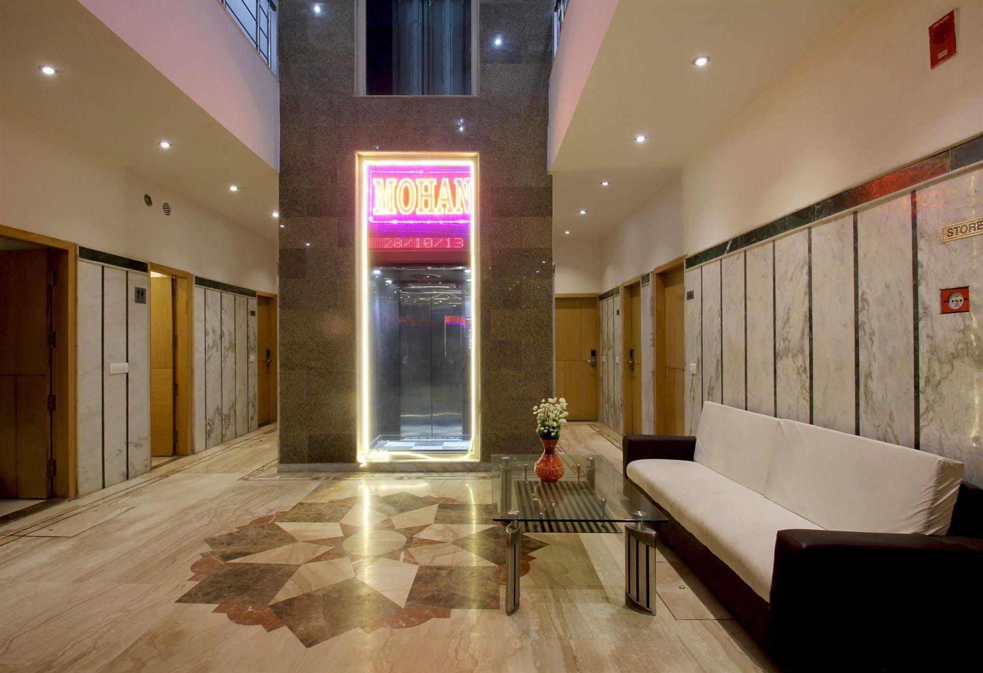 Hotel Mohan International Нью-Дели Экстерьер фото