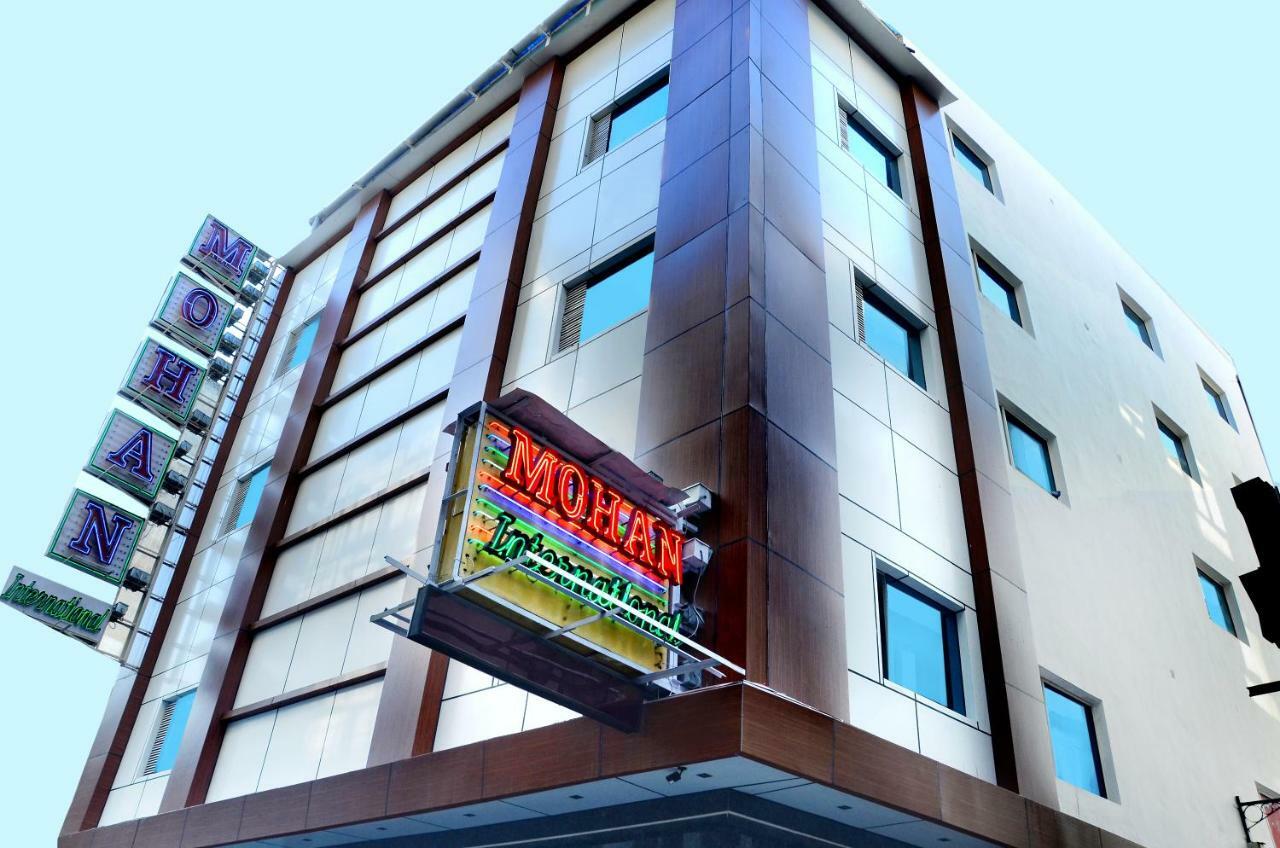 Hotel Mohan International Нью-Дели Экстерьер фото