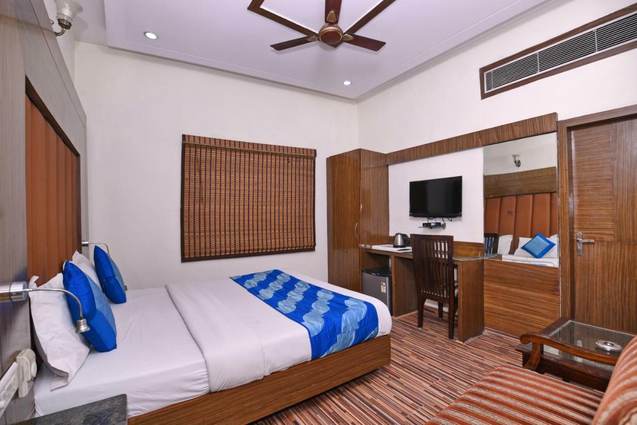 Hotel Mohan International Нью-Дели Экстерьер фото