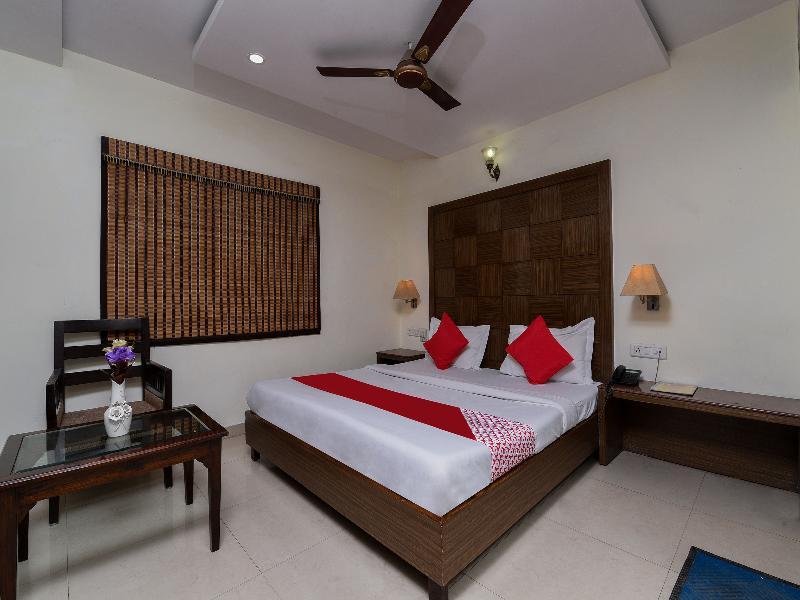 Hotel Mohan International Нью-Дели Экстерьер фото