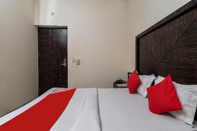 Hotel Mohan International Нью-Дели Экстерьер фото